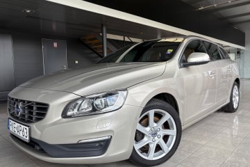 2.0D*MomentumEco*xenon*ACC*BLIS*skóra*f-VAT23%*ALU17*serwis wASO Volvo