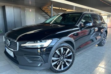 D3 AWD Momentum PRO automat*skóra*hak*alu19* bezwypadek*serwis w Volvo