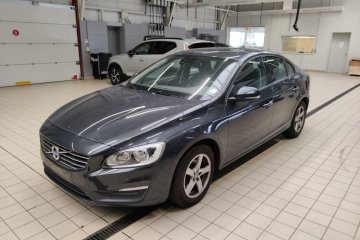 1.6D*Momentum*tylko 142Tkm*alu16*hak*serwisowany w ASO Volvo