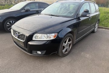 1.6D*Momentum*klimatronik*USB*alu16*bezwypadek*serwis w ASO Volvo