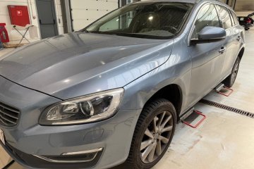 D2*Summum*xenon*TFT*ACC*BLIS*skóra*alu17*bezwypadek*serwis ASO Volvo