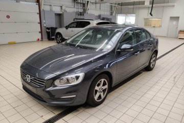 D2*Kinetic*tylko 142Tkm*klimatronik*navi*alu16*serwisowany w ASO Volvo