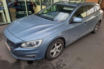 2.0D*Kinetic*szyberdach*ALU16*bezwypadek*f-VAT23%*serwis w ASO Volvo